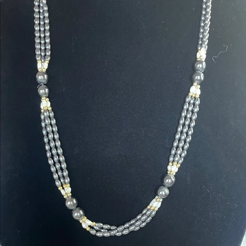 Elegant Black and Gold Beaded Necklace